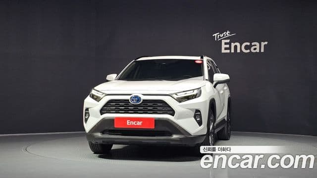 Toyota RAV4 2024 — ფოტო 29/35