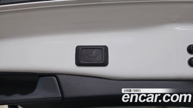 Toyota RAV4 2024 — ფოტო 24/35