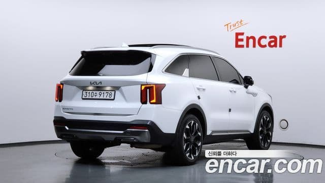 Kia Sorento 2024 — Фото 2/20