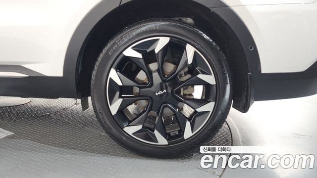 Kia Sorento 2024 — ფოტო 24/33