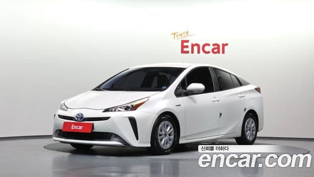 Toyota Prius 2019 — Photo 2/20