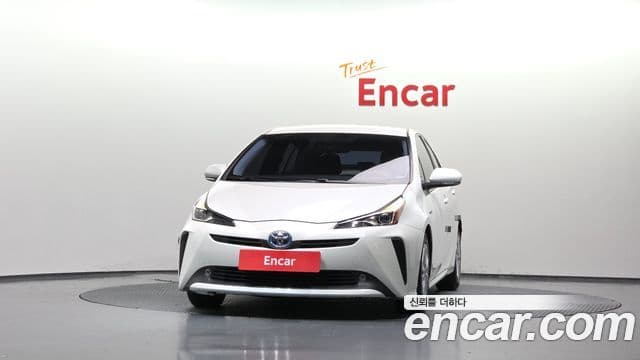 Toyota Prius 2019 — Photo 9/20