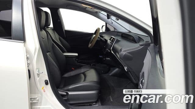 Toyota Prius 2019 — Photo 16/20