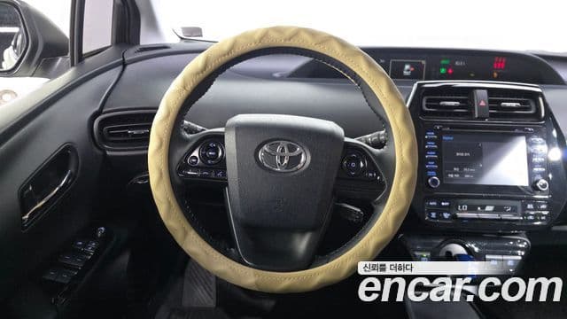 Toyota Prius 2019 — Photo 4/20