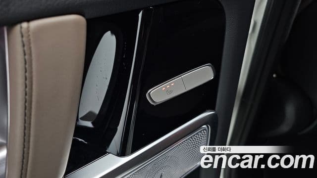 Mercedes-Benz G-Class 2024 — Photo 15/36
