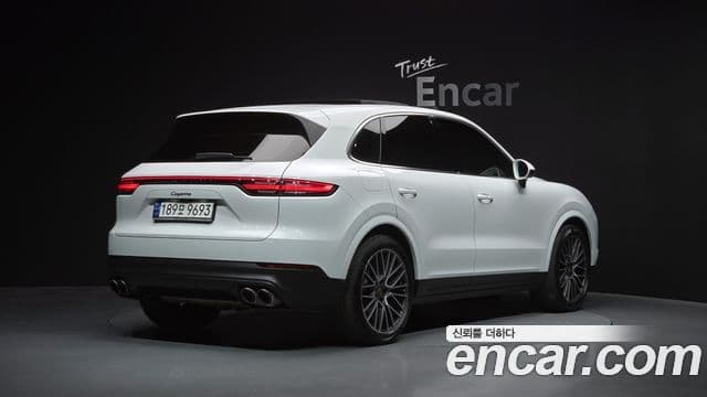 Porsche Cayenne 2023 — Photo 16/30