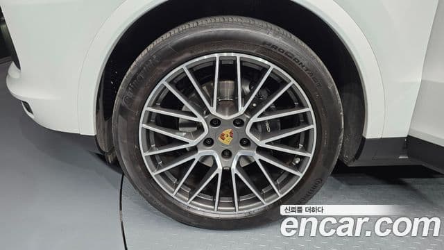 Porsche Cayenne 2023 — Photo 26/30