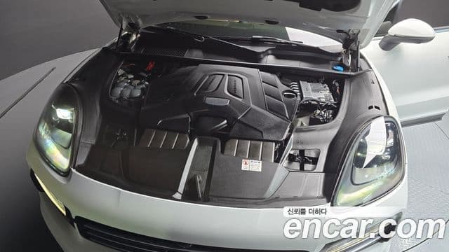 Porsche Cayenne 2023 — Photo 12/30