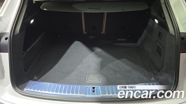 Porsche Cayenne 2023 — Photo 4/30