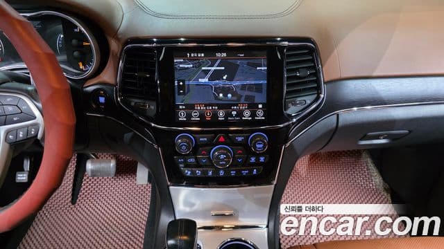 Jeep Grand Cherokee 2020 — ფოტო 30/34