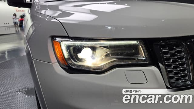 Jeep Grand Cherokee 2020 — ფოტო 33/34