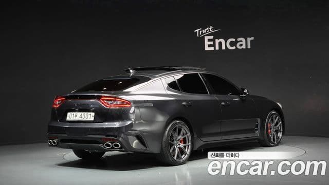 Kia Stinger 2018 — Фото 1/20