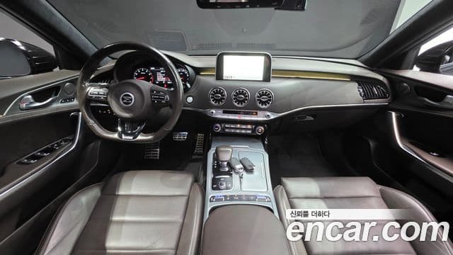 Kia Stinger 2018 — Фото 10/20