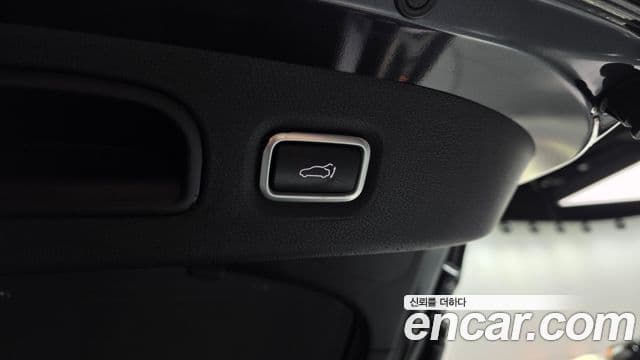 Kia Stinger 2018 — Фото 19/20