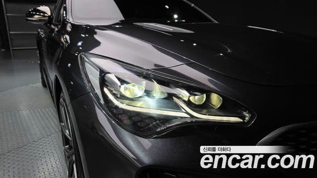 Kia Stinger 2018 — Şəkil 31/34