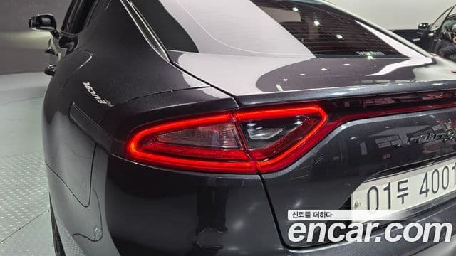 Kia Stinger 2018 — Şəkil 4/34