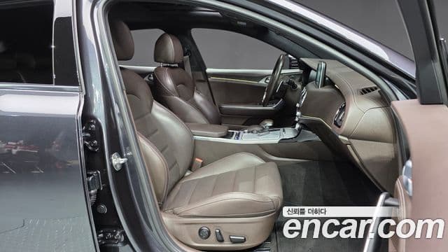 Kia Stinger 2018 — Şəkil 23/34