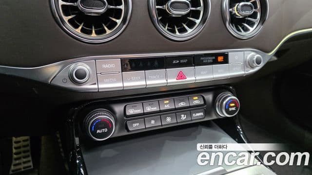 Kia Stinger 2018 — Şəkil 3/34
