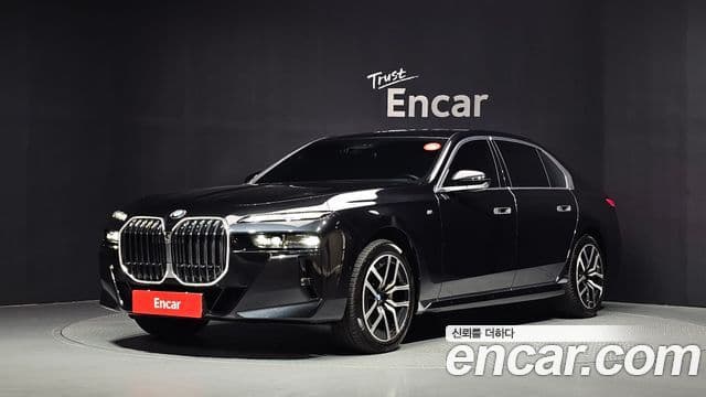 BMW 7 Series 2023 — Photo 31/36