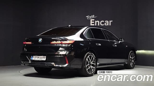 BMW 7 Series 2023 — Photo 1/36