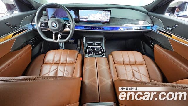 BMW 7 Series 2023 — Photo 29/36
