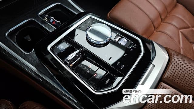 BMW 7 Series 2023 — Photo 20/36
