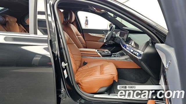 BMW 7 Series 2023 — Photo 36/36