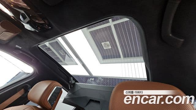 BMW 7 Series 2023 — Photo 11/36