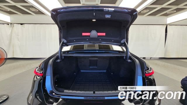 BMW 7 Series 2023 — Photo 10/36