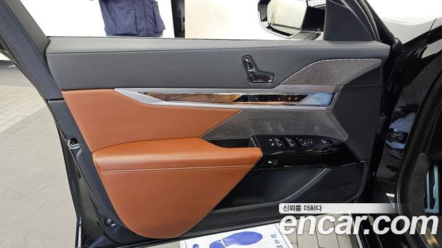 BMW 7 Series 2023 — Photo 35/36
