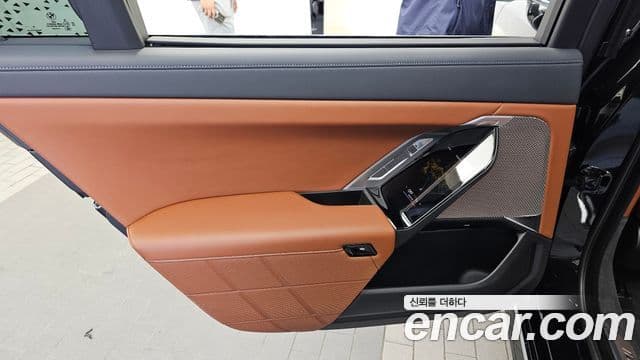 BMW 7 Series 2023 — Photo 26/36