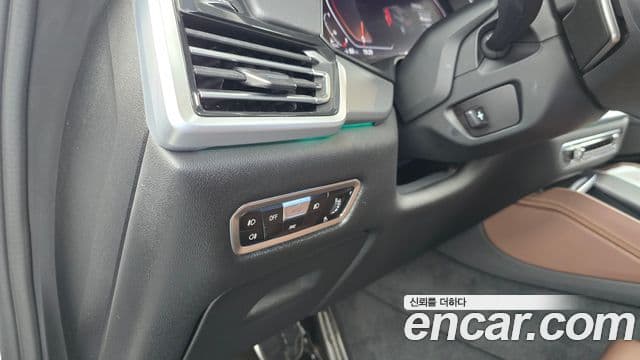 BMW X6 2021 — Photo 8/20