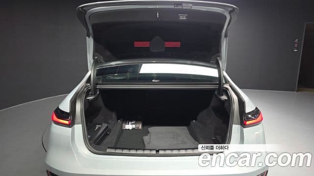 BMW 7 Series 2025 — Photo 16/33