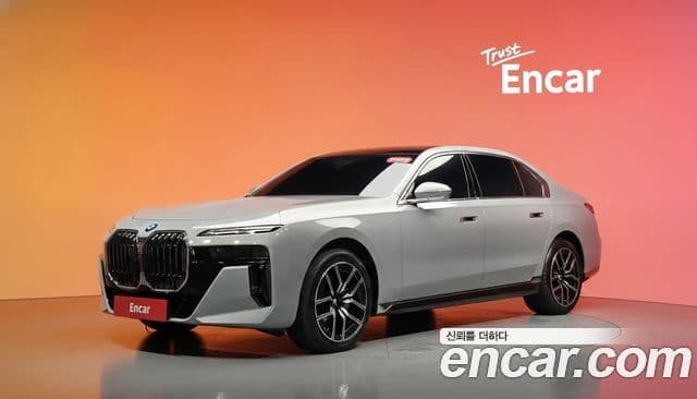 BMW 7 Series 2025 — Photo 21/33