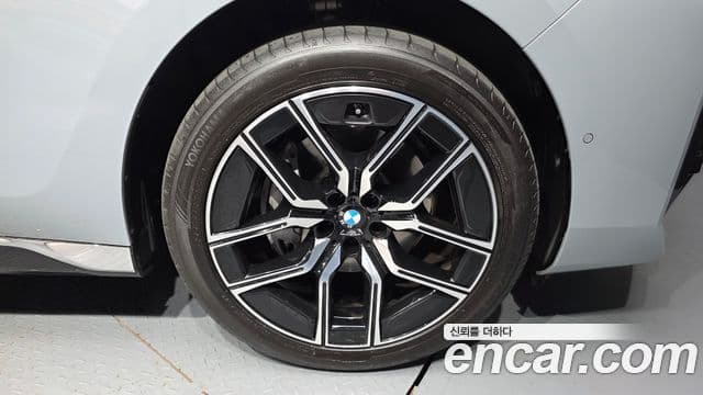 BMW 7 Series 2025 — Photo 12/33