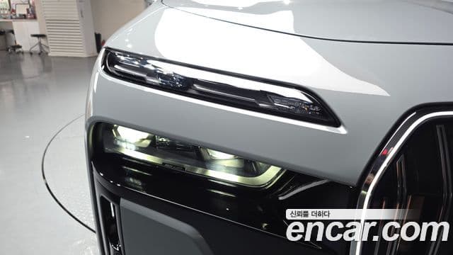 BMW 7 Series 2025 — Photo 17/33