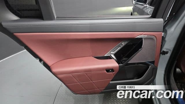 BMW 7 Series 2025 — Photo 32/33