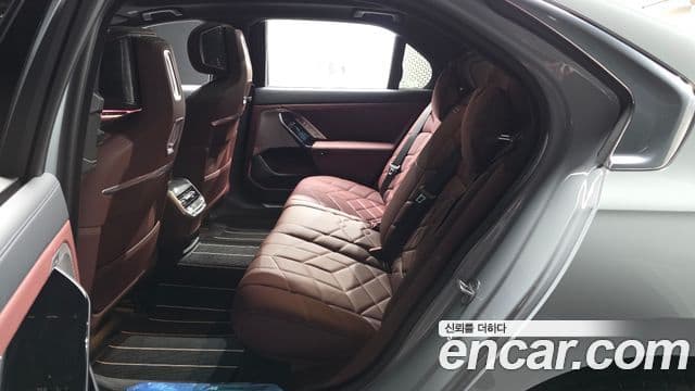 BMW 7 Series 2025 — Photo 5/33