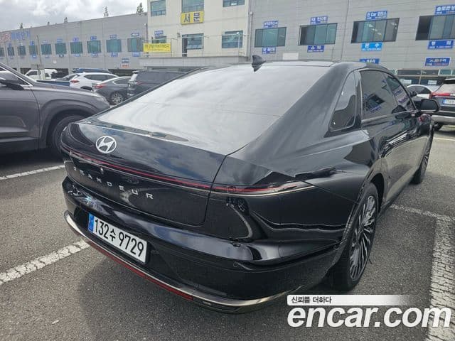 Hyundai Grandeur Hybrid 2023 — Photo 10/20