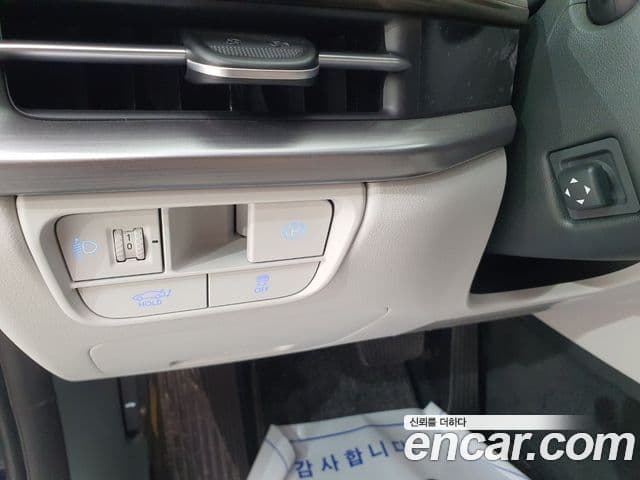 Hyundai Grandeur Hybrid 2023 — Photo 17/20