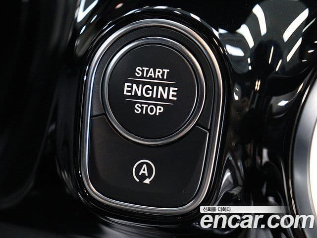 Mercedes-Benz GLA-Class 2023 — Photo 2/20