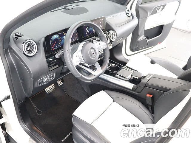 Mercedes-Benz GLA-Class 2023 — Şəkil 18/20