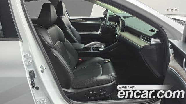 Kia K5 2021 — Şəkil 22/32