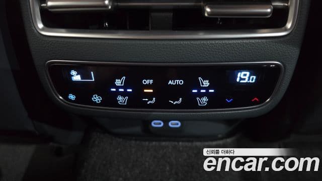 Genesis GV70 2024 — ფოტო 11/35