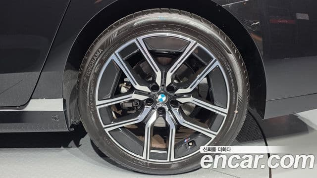 BMW 7 Series 2025 — Photo 11/36