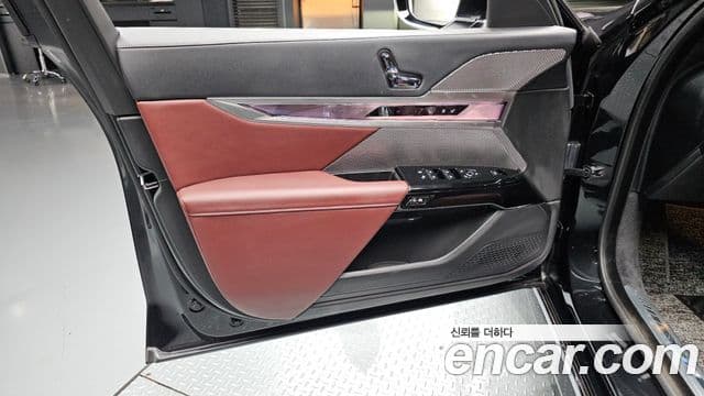 BMW 7 Series 2025 — Photo 33/36