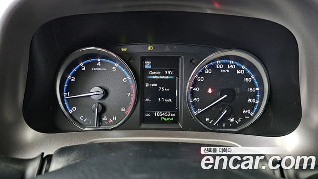 Toyota RAV4 2018 — Photo 4/20