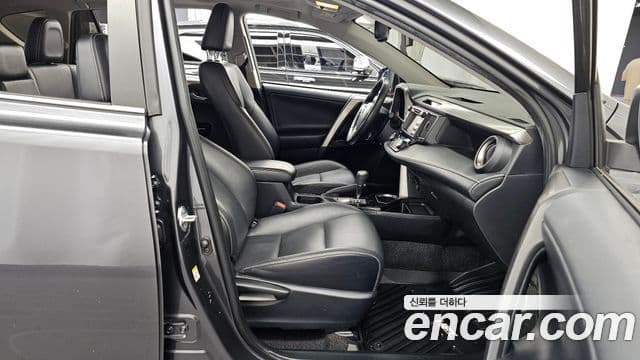 Toyota RAV4 2018 — Photo 15/20