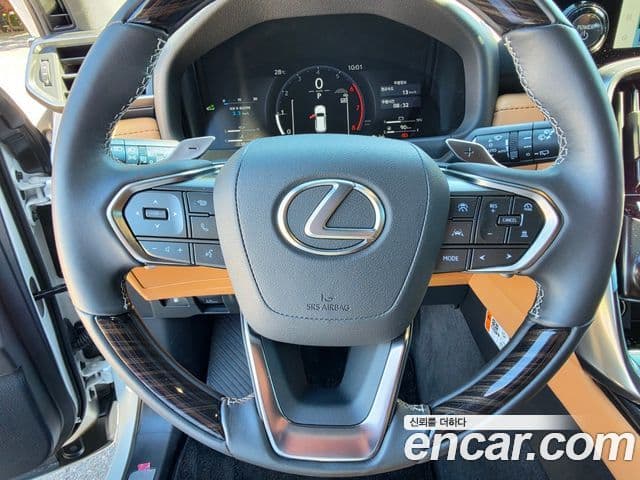 Lexus LX 2025 — Photo 18/20