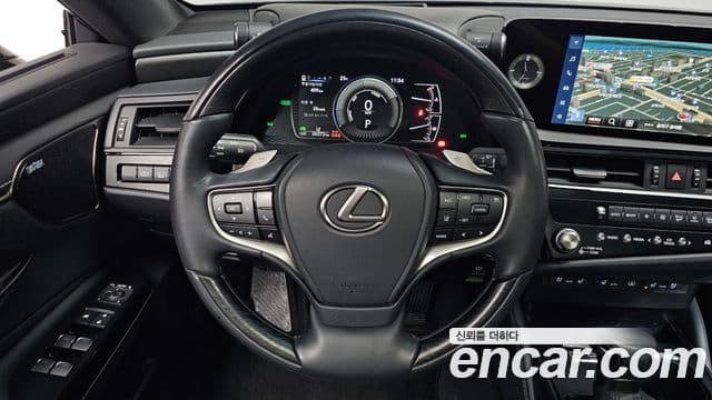Lexus ES300h 2023 — Фото 13/20